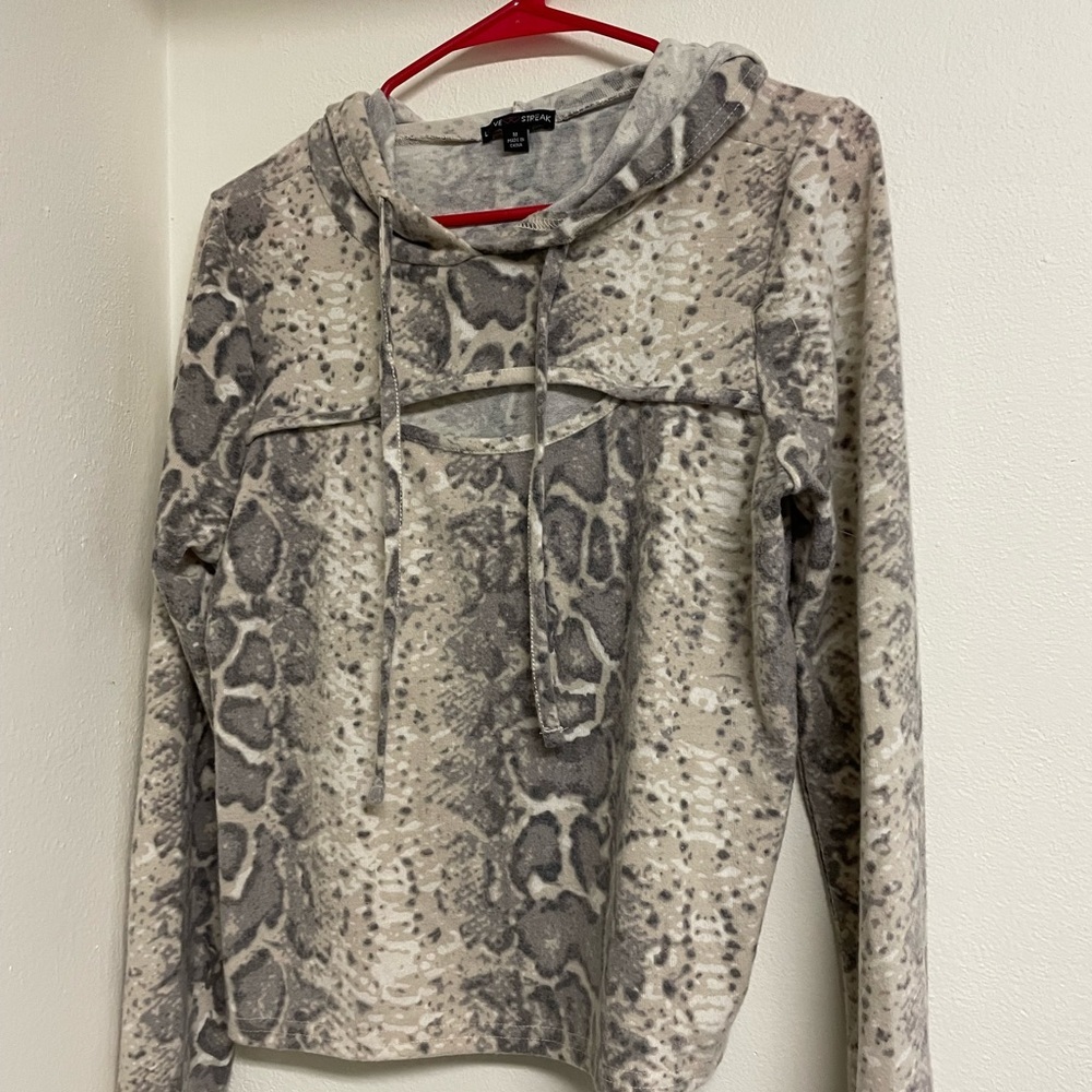 Nice Hooded Top with long sleeve